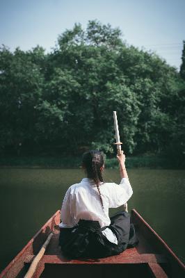 两根大肉大捧一进一出好爽视频,两峰夹小溪地湿又无泥诗